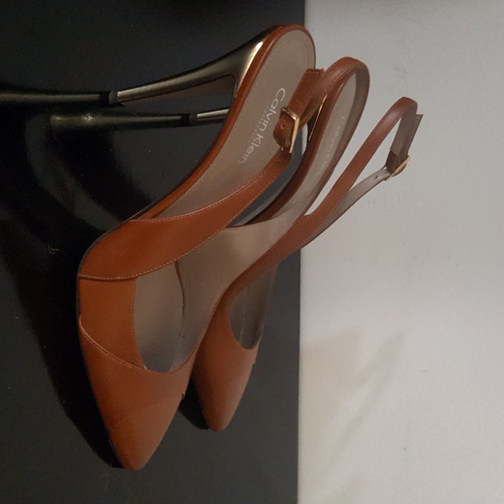 shoes - Picture 3 of 5